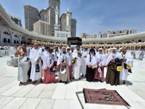 Group Photo Kaabah Deluxe