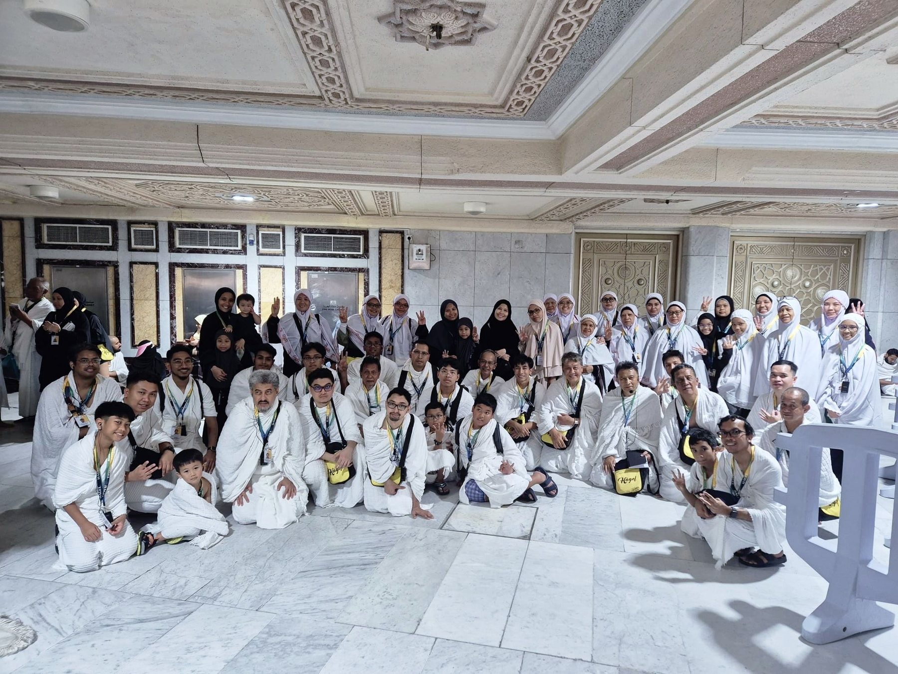 A Hagel group in ihram before departing for Umrah